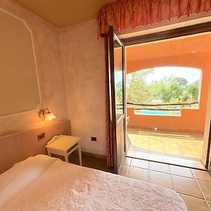 Camera con letto king size